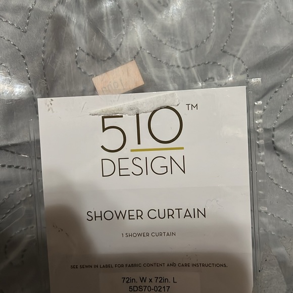 Beautiful shower curtain.  72x72. 100% polyester.  New - Picture 2 of 4